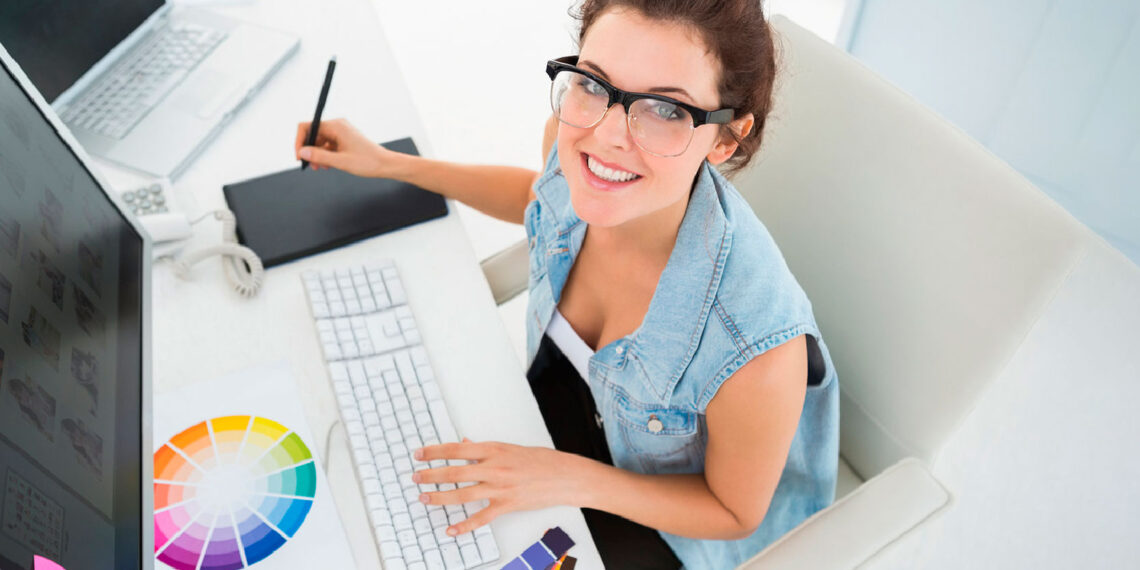 8 razones para admirar a una MUJER DISEÑADORA 2022