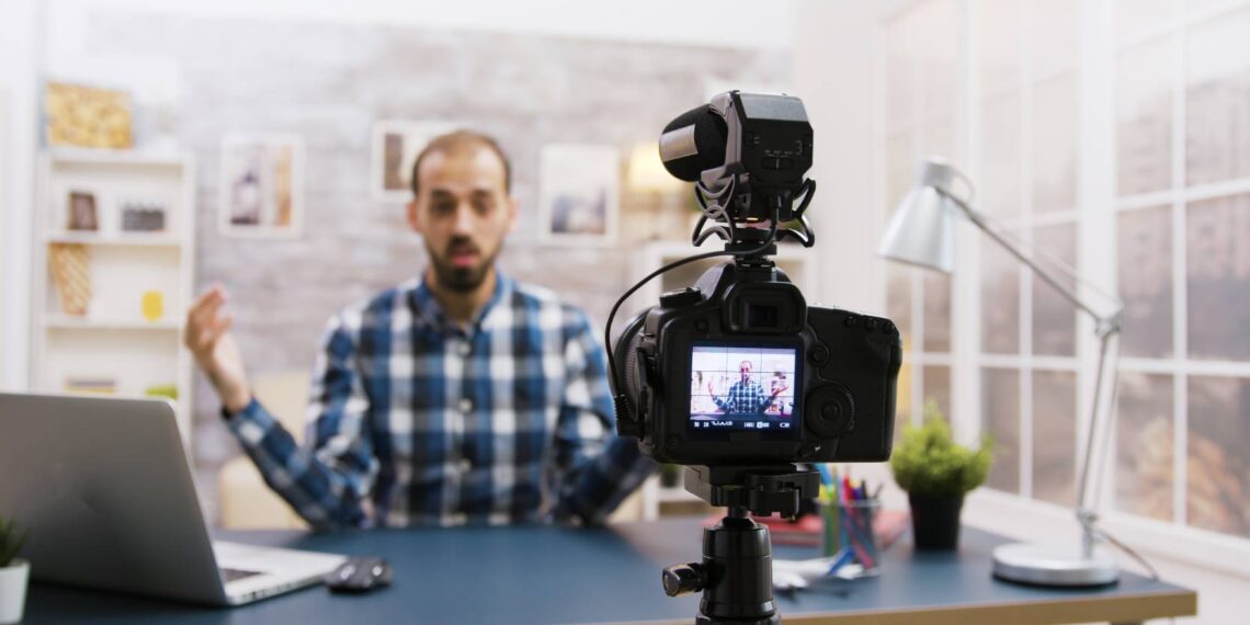 Estrategias para convertir un video viral en ingresos recurrentes