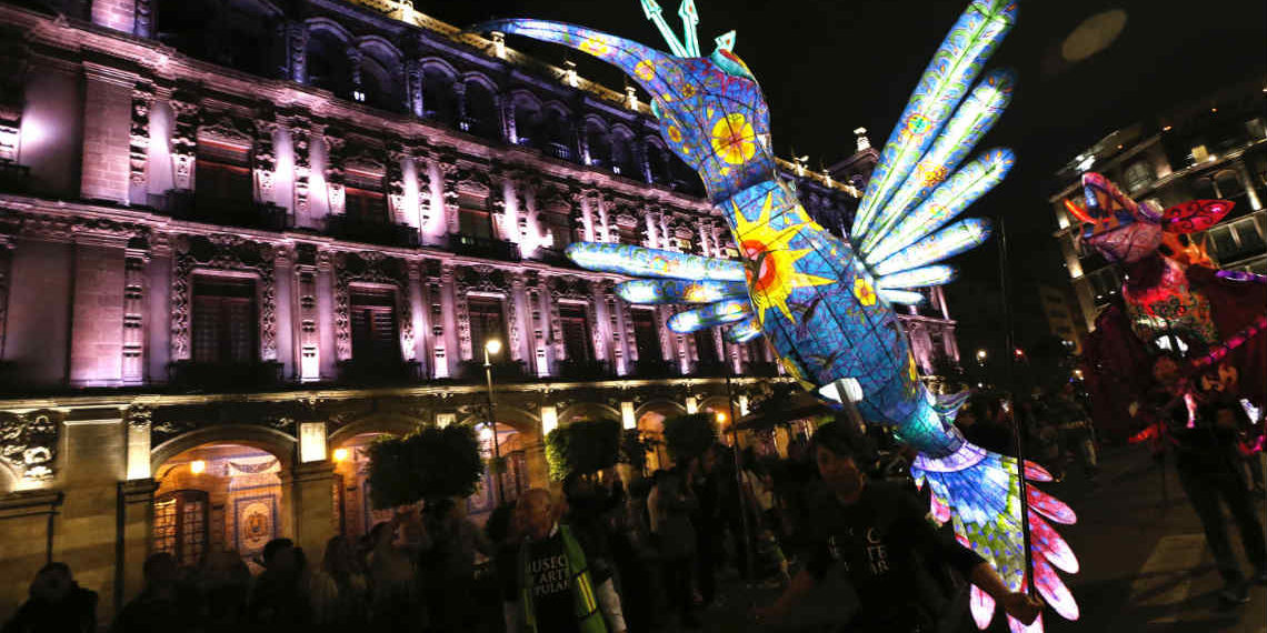 Los Alebrijes Iluminados llegan a la Alameda de la CDMX