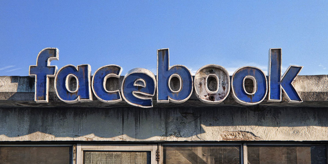 “Decadencia Social” por Andrei Lacatusu