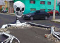 Calaveras emergen de las calles de la Ciudad de México