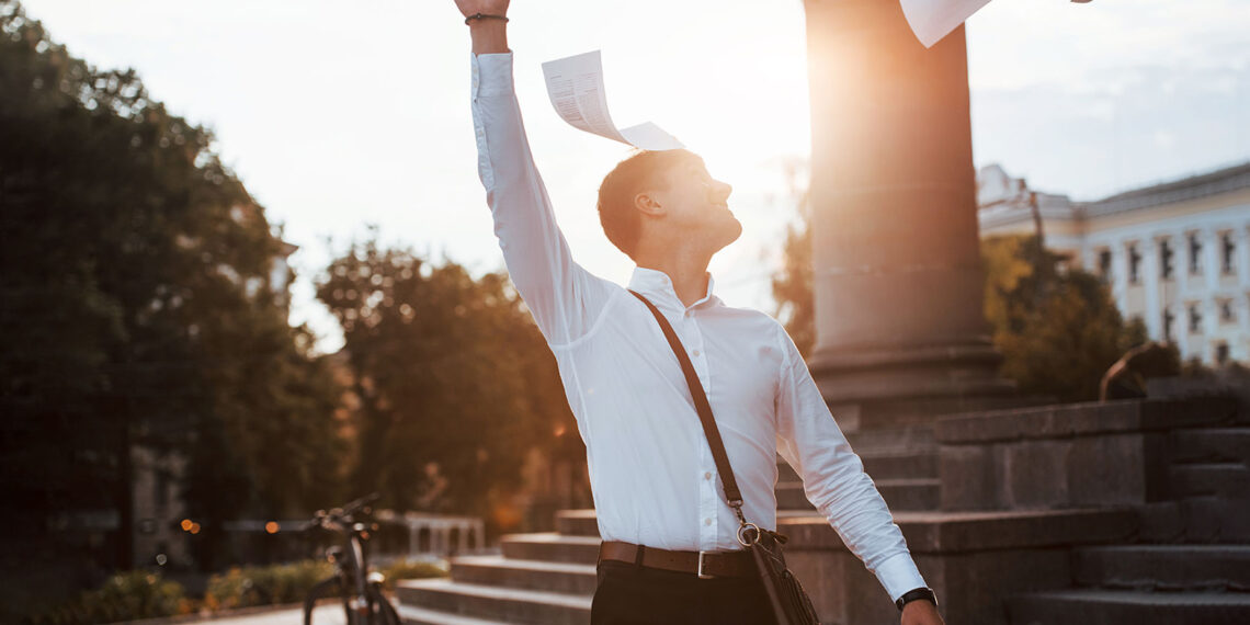 Cómo cerrar una venta: Estrategias efectivas y ejemplos prácticos