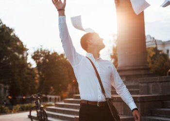 Cómo cerrar una venta: Estrategias efectivas y ejemplos prácticos