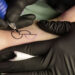 Tatuajes transformados en carnet de donantes de órganos