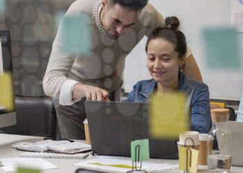 Agencia o Corporativo: ¿Dónde comenzar tu carrera como Mercadólogo?