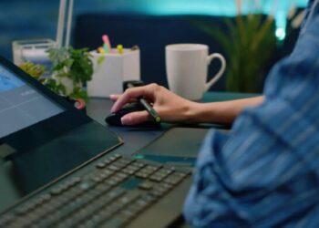 ¿Cuánto cobrar por hacer una página web?