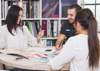 Marketing Político Interno: Lo Que Nadie Te Dice del Corporativo